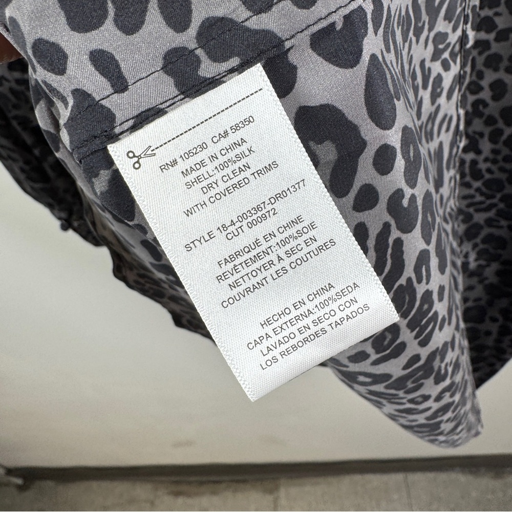 Equipment Leopard Print Silk Dress Gray Black Size M V Neck Luxe Casual Chic - Picture 6 of 11